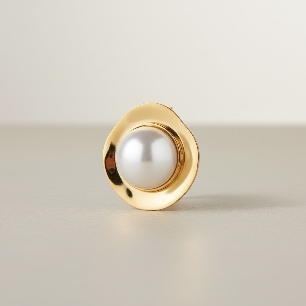 The Luna Pearl Studs