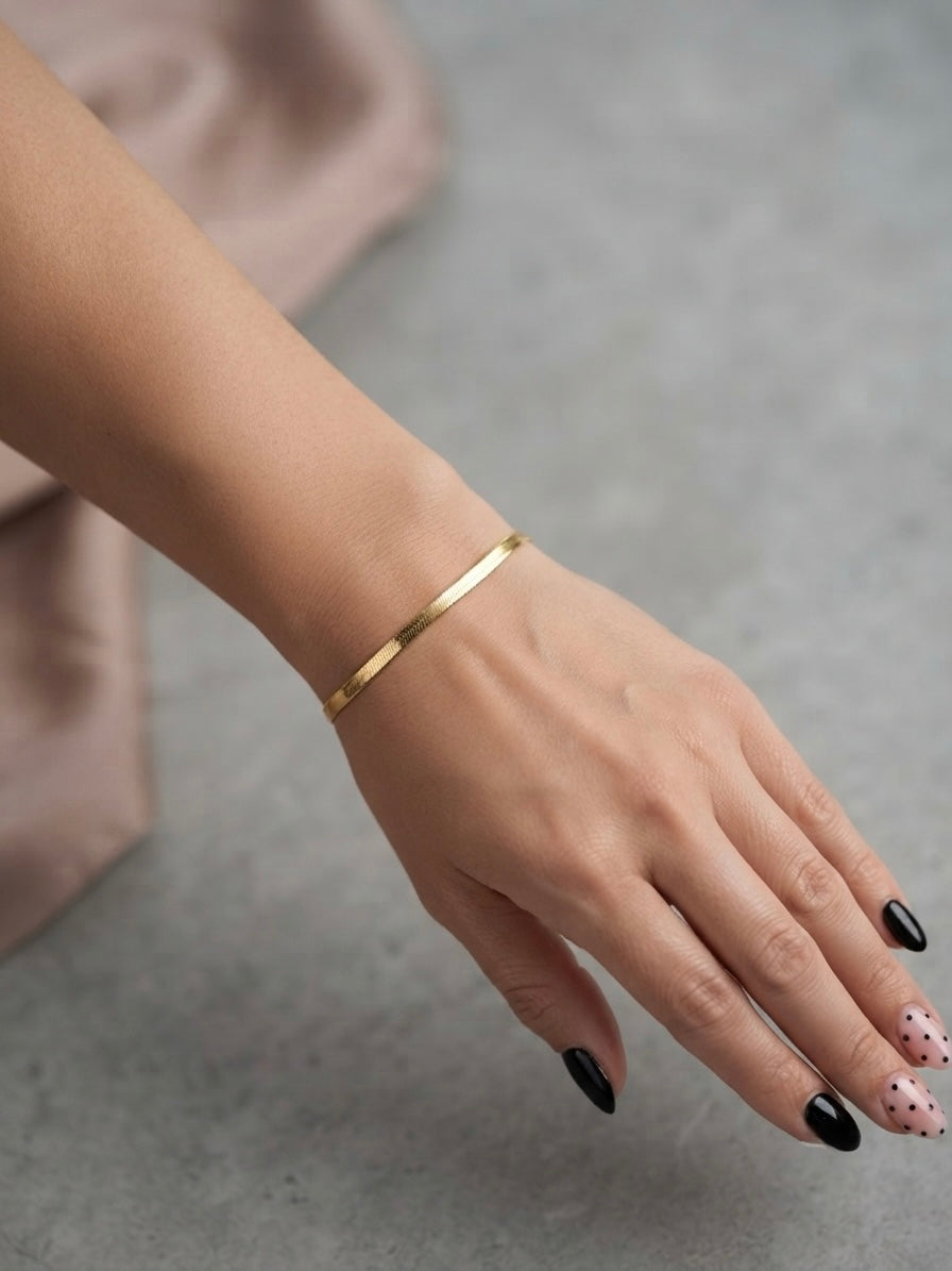 The Herringbone Chain Bracelet